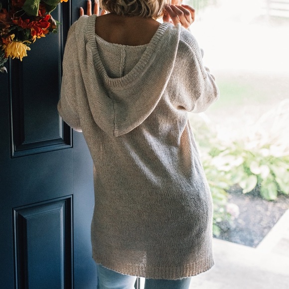 Camel/ivory hooded sweater - Picture 2 of 8